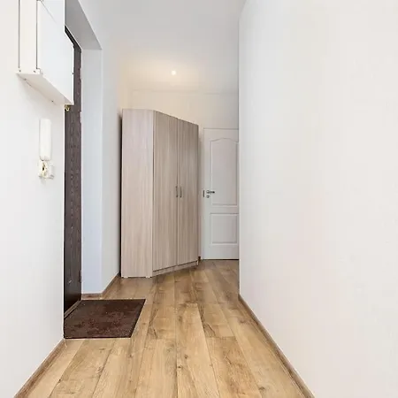 Apartment Comfortable 50m2, 2br In The Center