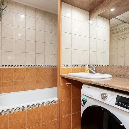 Comfortable 50m2, 2br In The Center Lägenhet