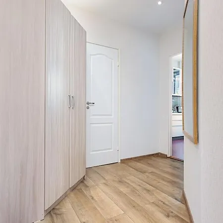 Comfortable 50m2, 2br In The Center Апартаменты *